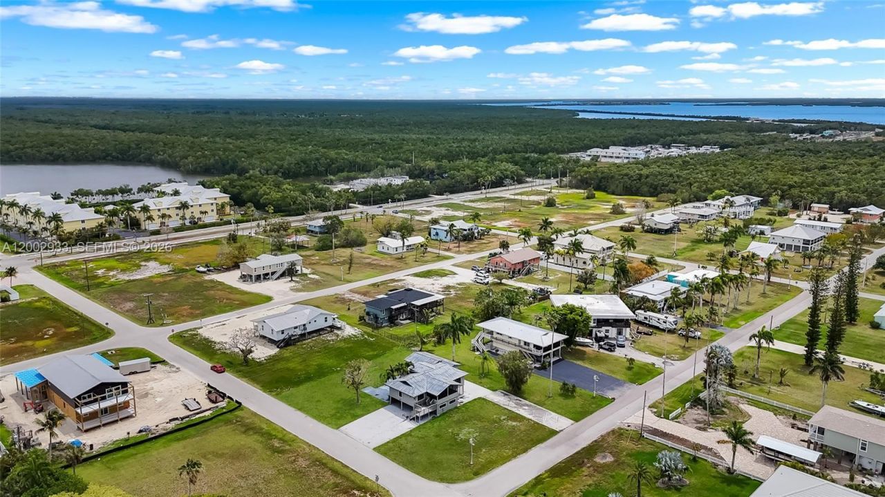 301 Allen Ave , Everglades City, FL 34139 Photo