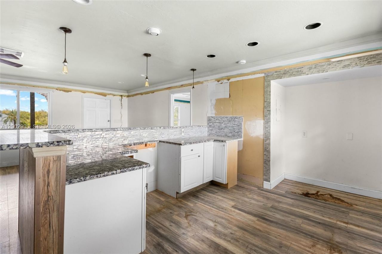 301 Allen Ave, Everglades City, FL 34139 Photo