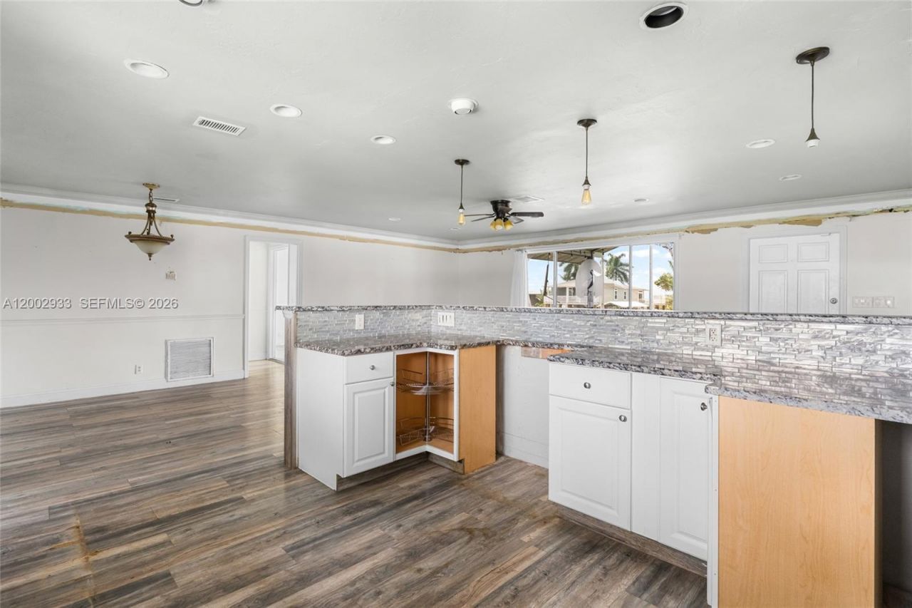 301 Allen Ave, Everglades City, FL 34139 Photo