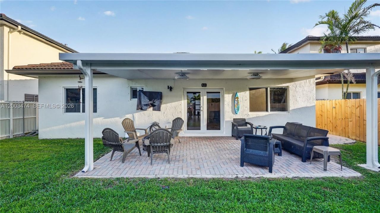 15893 SW 138th Ter , Miami, FL 33196 Photo