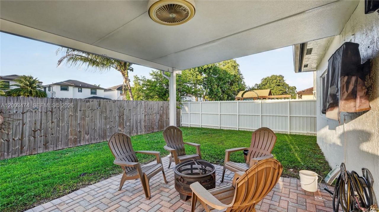 15893 SW 138th Ter , Miami, FL 33196 Photo