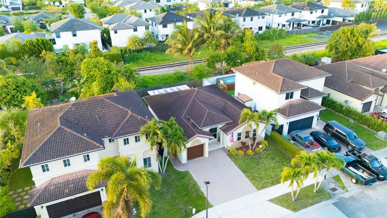 15893 SW 138th Ter , Miami, FL 33196 Photo