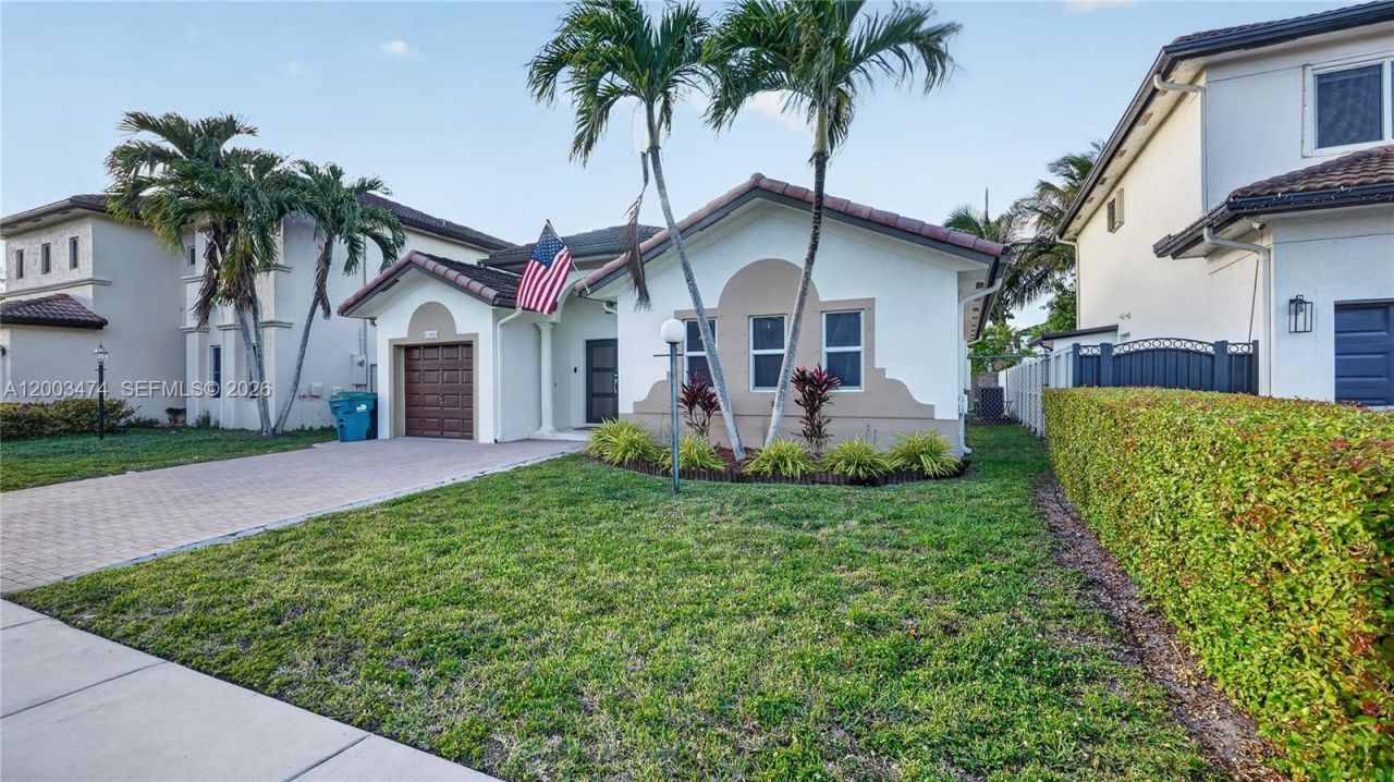 15893 SW 138th Ter , Miami, FL 33196 Photo