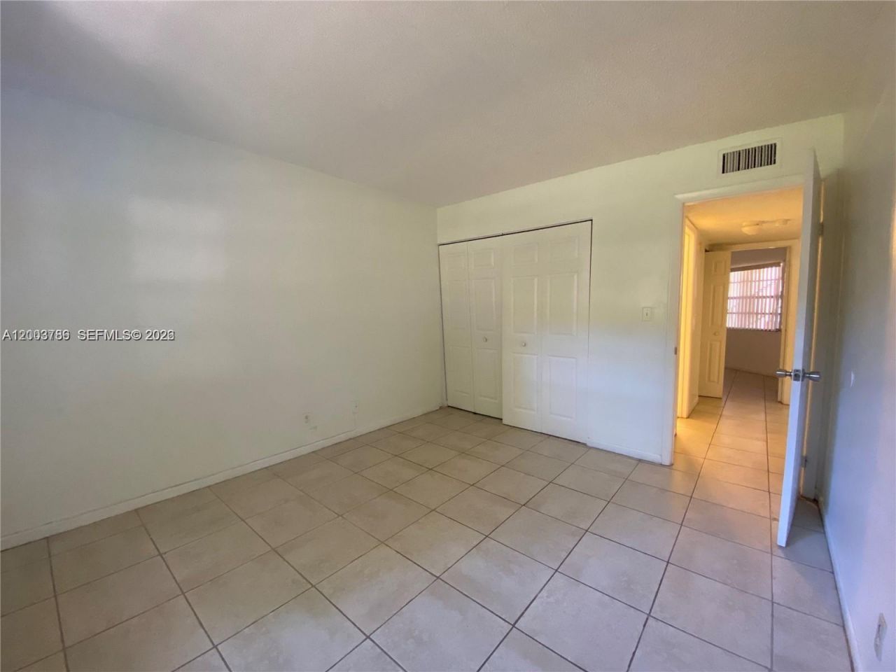 4033 Lakeside Dr, Unit 4033, Tamarac, FL 33319 Photo