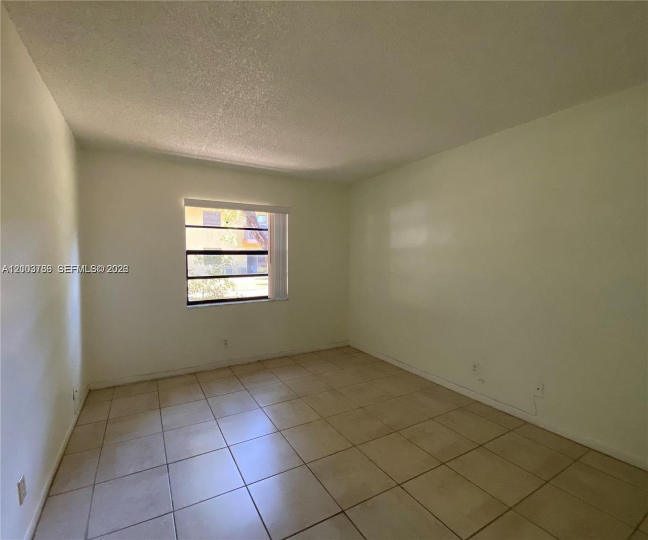 4033 Lakeside Dr, Unit 4033, Tamarac, FL 33319 Photo