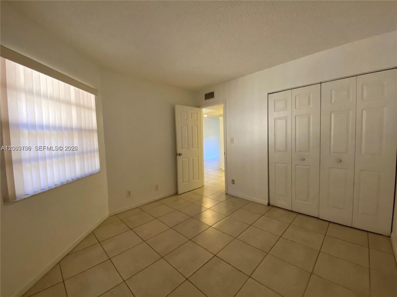 4033 Lakeside Dr, Unit 4033, Tamarac, FL 33319 Photo