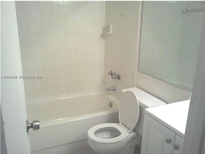 4033 Lakeside Dr , Unit 4033, Tamarac, FL 33319 Photo