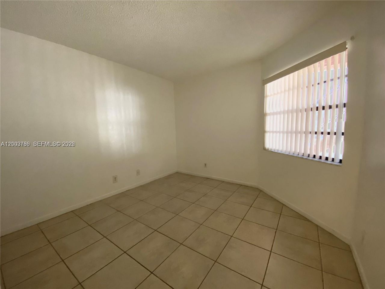 4033 Lakeside Dr, Unit 4033, Tamarac, FL 33319 Photo