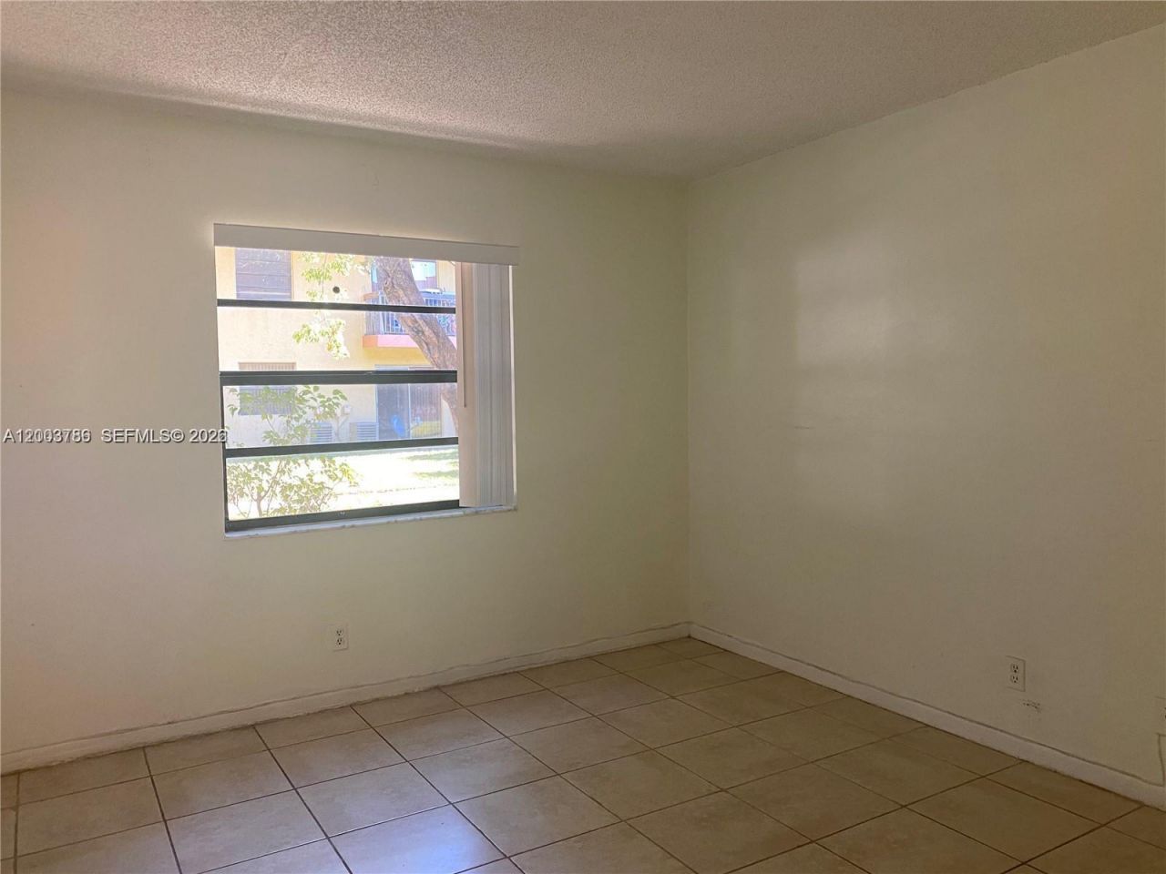 4033 Lakeside Dr, Unit 4033, Tamarac, FL 33319 Photo