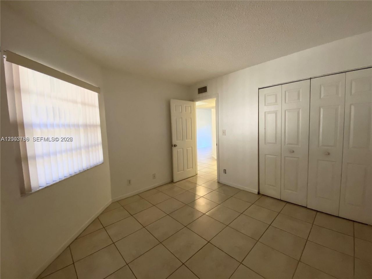 4033 Lakeside Dr, Unit 4033, Tamarac, FL 33319 Photo