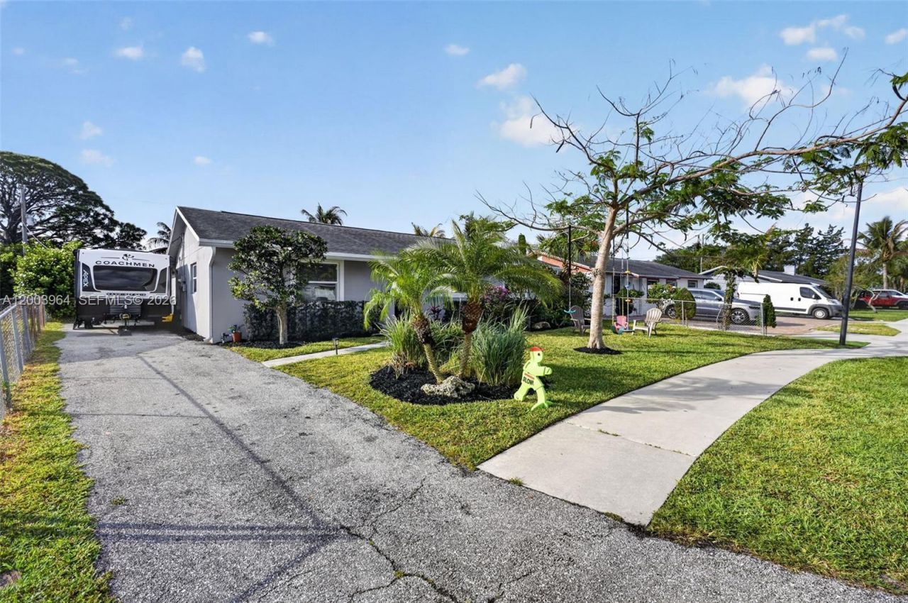 219 E Whitney Dr, Jupiter, FL 33458 Photo