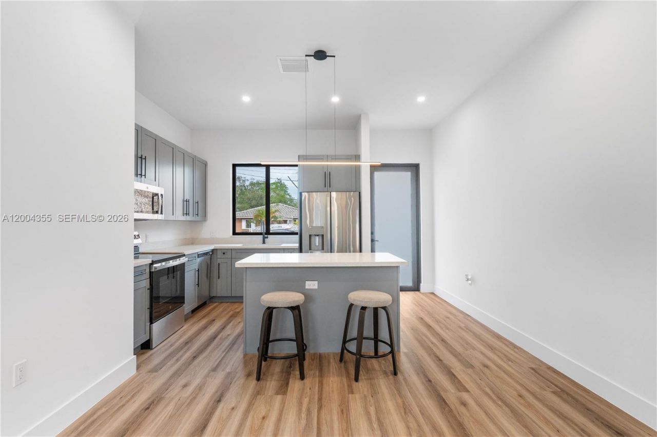 4518 NW 4 St , Miami, FL 33126 Photo