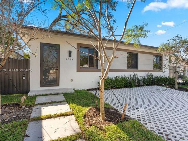 4519 NW 3th St , Miami, FL 33126