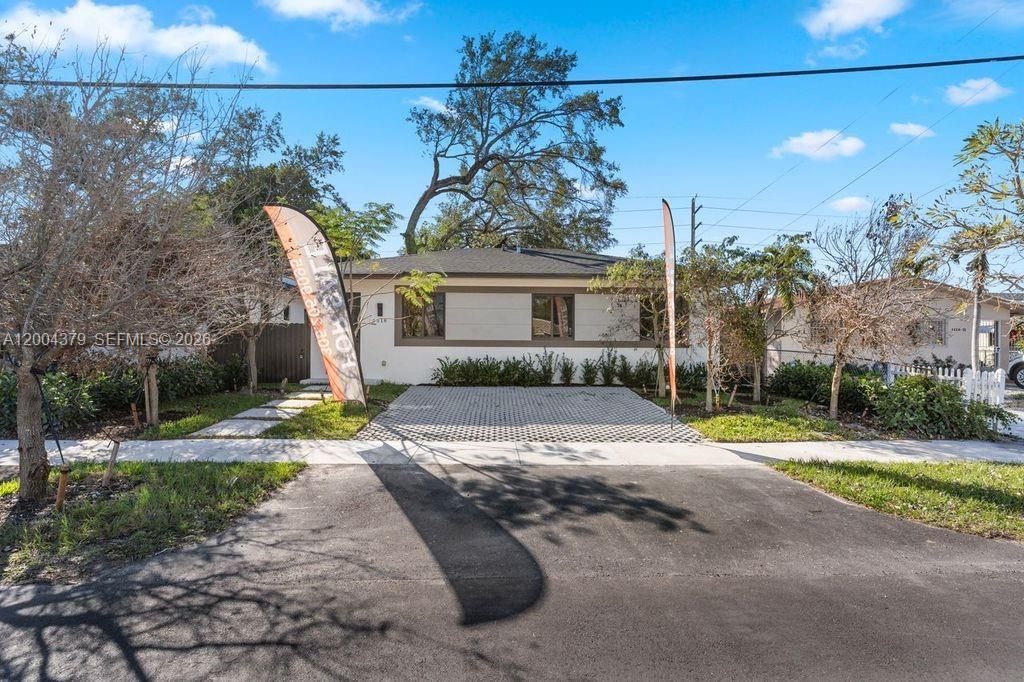 4519 NW 3th St , Miami, FL 33126 Photo
