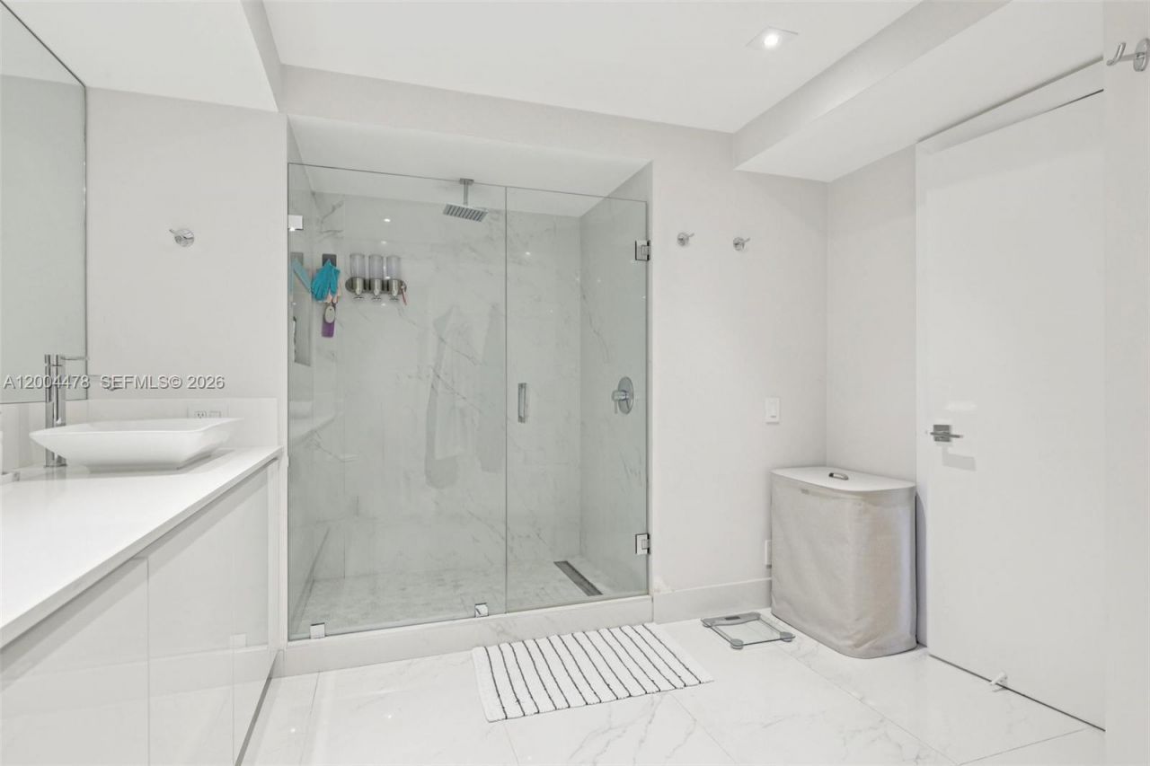 3640 Yacht Club Dr , Unit 1007, Aventura, FL 33180 Photo