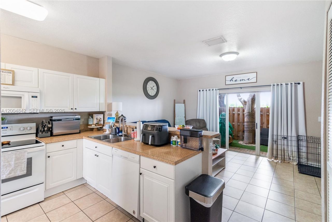 1420 NE 33rd Ave , Unit 105-15, Homestead, FL 33033 Photo