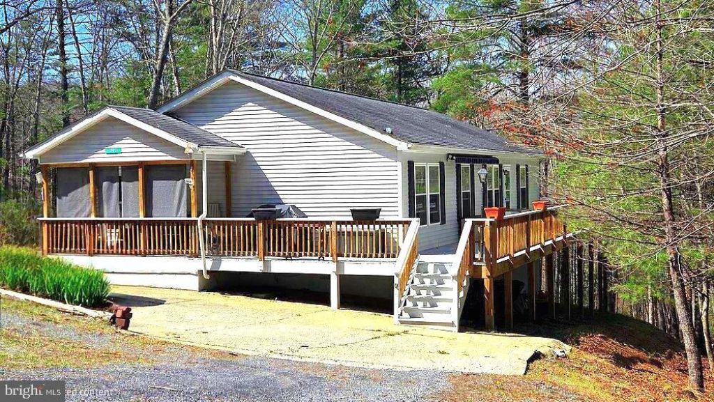 207 Sandpiper, Basye, VA 22810 Main Photo