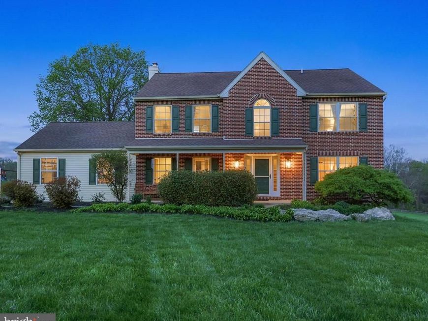 7 E Hunter Creek Lane, West Grove, PA 19390 Main Photo