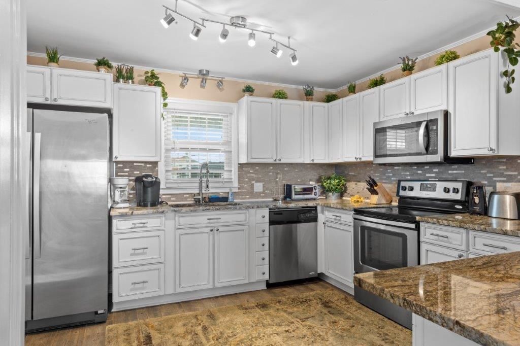 326 48th Ave. N Photo 6