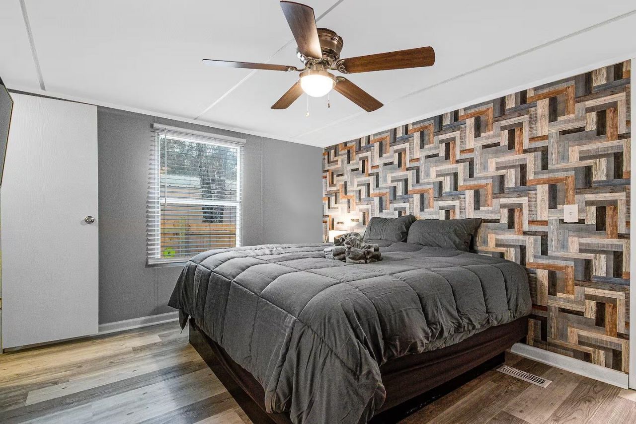 4518 Heron St.  Photo 9