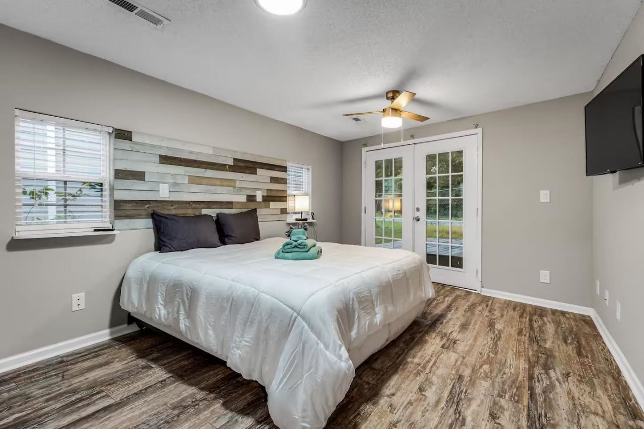 5400 Little River Neck Rd.  Photo 12