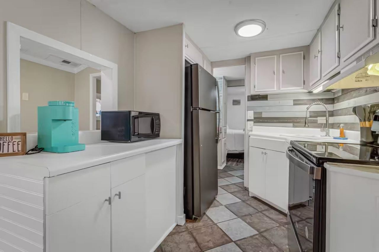 5400 Little River Neck Rd.  Photo 8