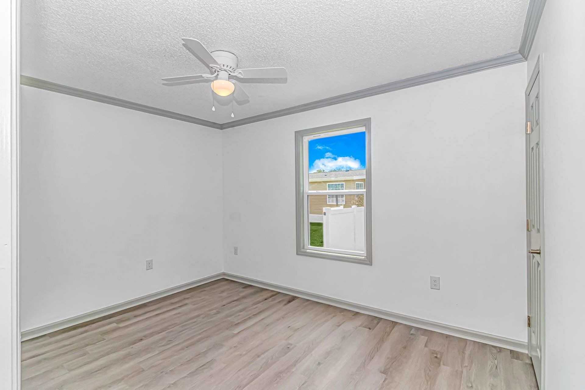 1062 Weslin Creek Dr.  Photo 23