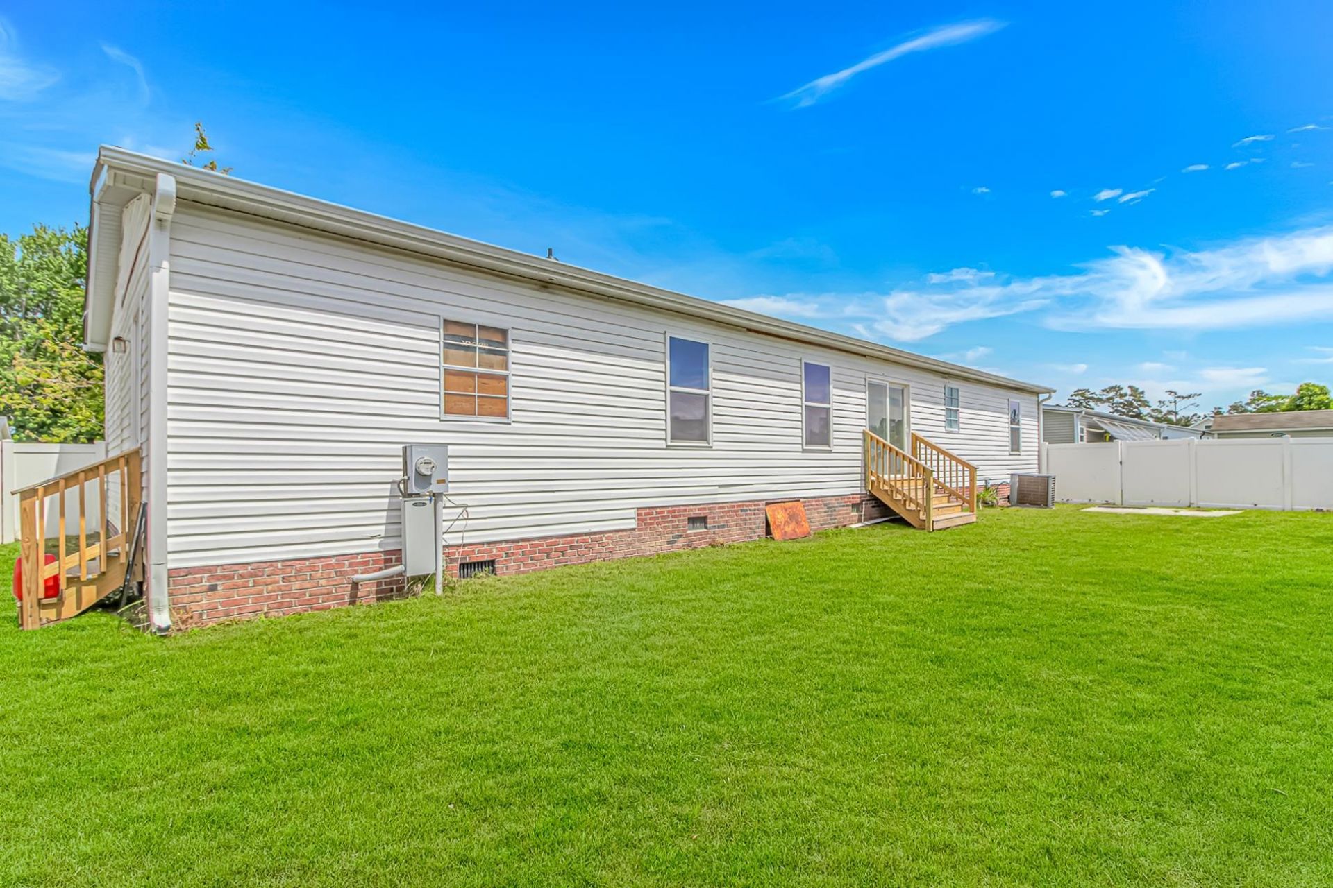 1062 Weslin Creek Dr.  Photo 4