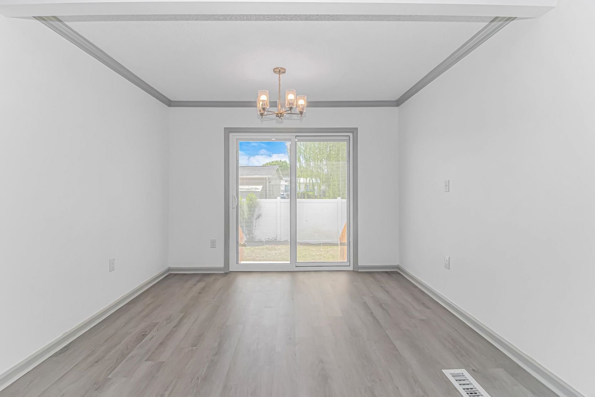 1062 Weslin Creek Dr.  Photo 8