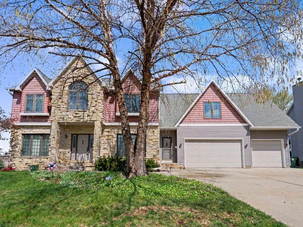 3413 Pheasant Drive, Cedar Falls, IA 50613