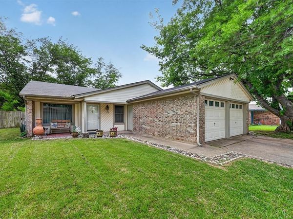 6304 Cascade Circle , Watauga, TX 76148