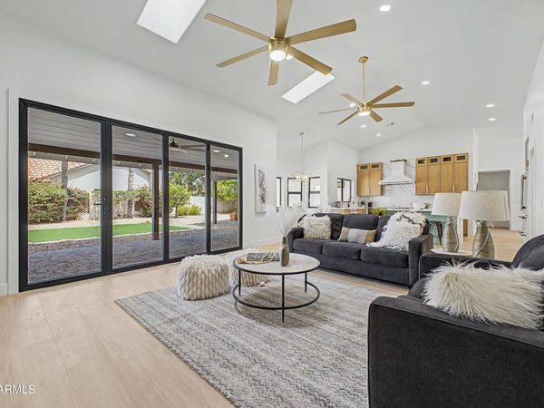 6002 E WINCHCOMB Drive, Scottsdale, AZ 85254
