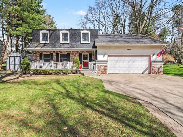 1378 N Lendale Street, Ludington, MI 49431