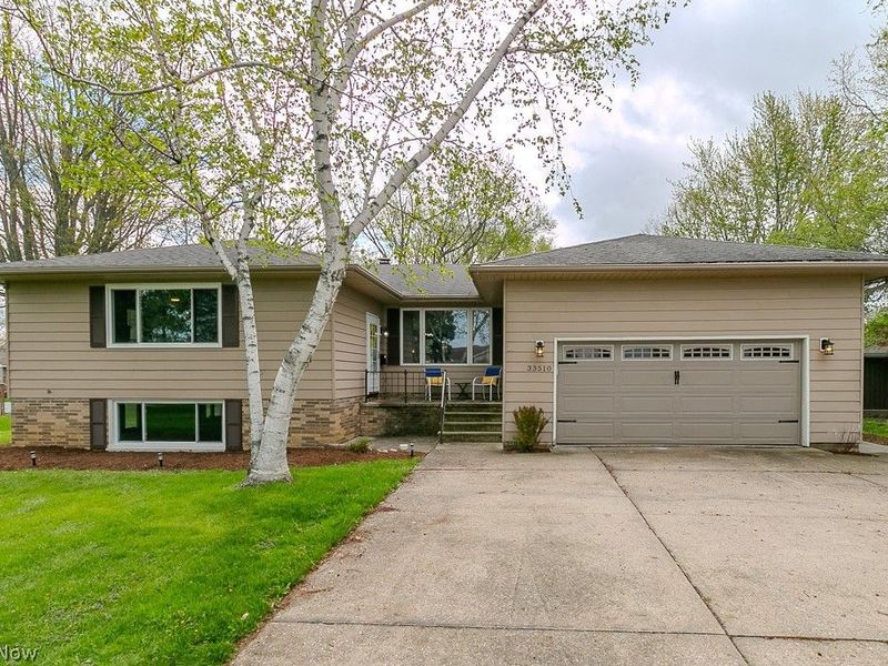 33510 Lake Shore Boulevard, Lakeline, OH 44095 Photo 1