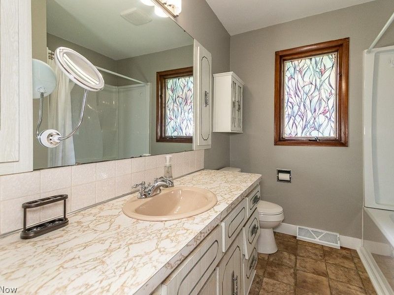 33510 Lake Shore Boulevard, Lakeline, OH 44095 Photo 29