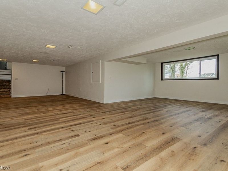 33510 Lake Shore Boulevard, Lakeline, OH 44095 Photo 36