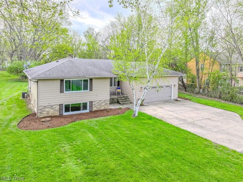 33510 Lake Shore Boulevard, Lakeline, OH 44095 Photo 6