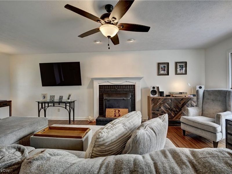 717 Pine Hills Drive SW, Massillon, OH 44646 Photo 11