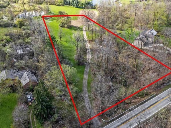 River Road , Hinckley, OH 44233