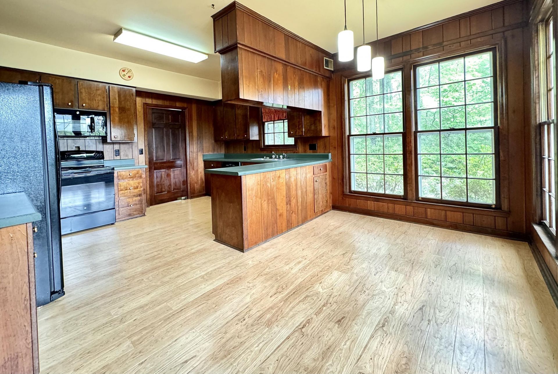 443 Club Acres Boulevard Photo 4