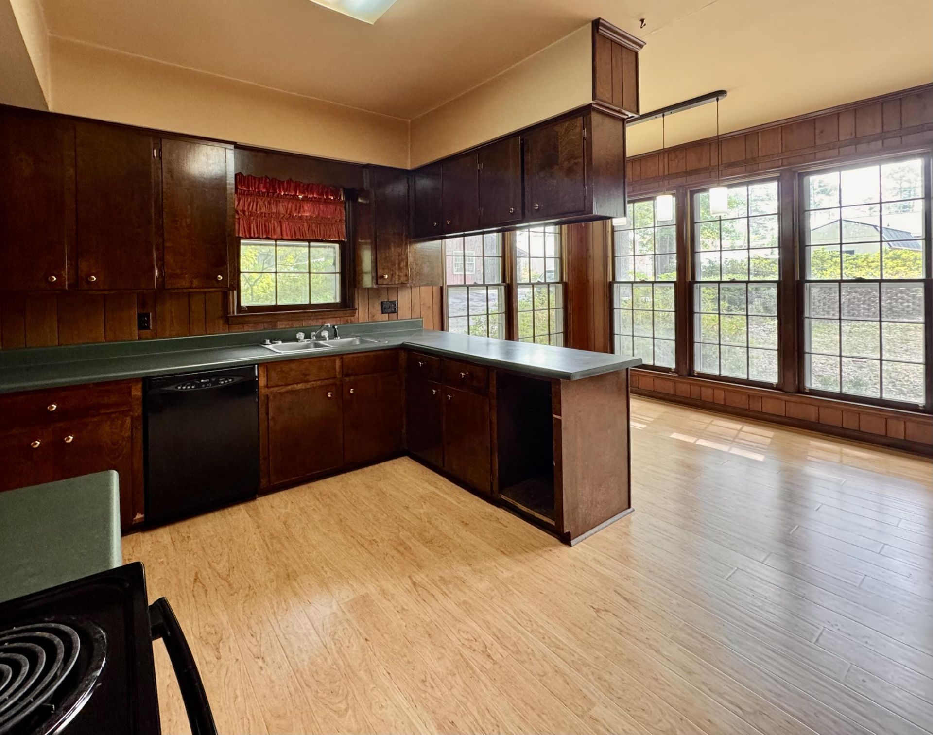 443 Club Acres Boulevard Photo 5