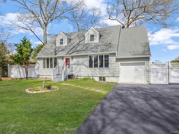 41 Seaside Avenue , Patchogue, NY 11772