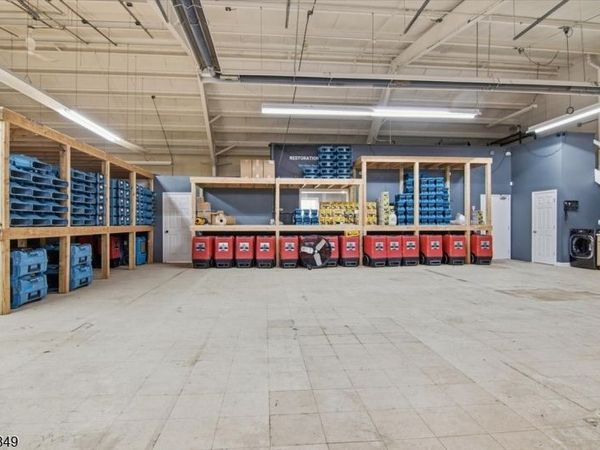 2 Wilson Dr, Sparta, NJ 07871