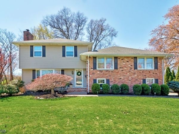 2 Midwood Dr, Florham Park, NJ 07932