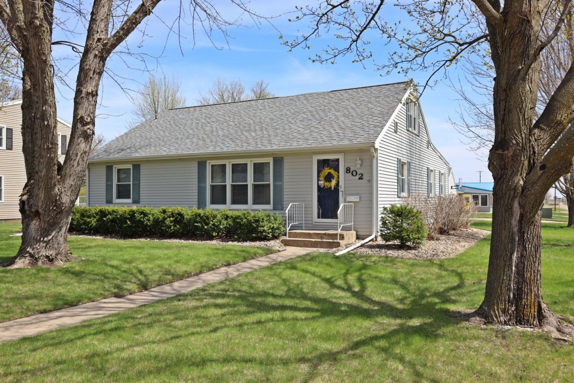 802 N 14th Street, Estherville, IA 51334 Main Photo