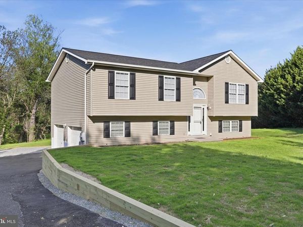 174 OPEN FIELD LANE, FALLING WATERS, WV 25419