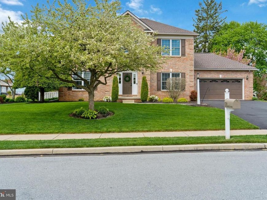 174 Chesterfield Drive, Palmyra, PA 17078 Main Photo