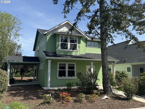 320 OAK ST, Florence, OR 97439