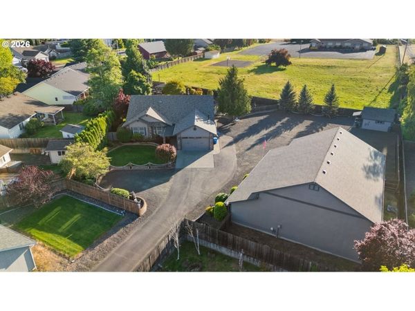 237 CAMBRIDGE DR, Sutherlin, OR 97479