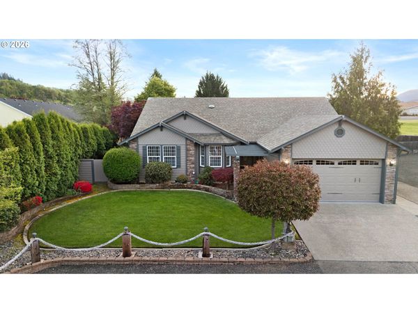 237 CAMBRIDGE DR, Sutherlin, OR 97479
